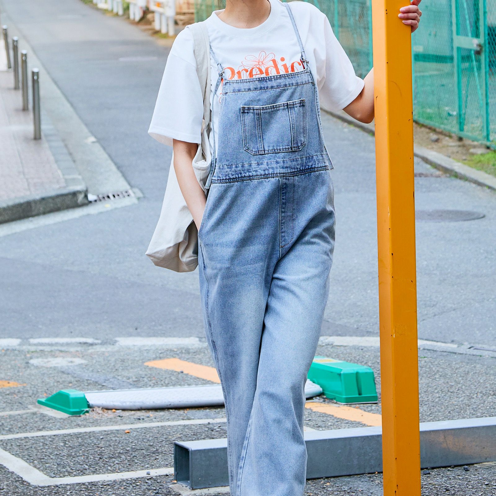 華奢ストラップ×美シルエット》レディース デニムキャミサロペット