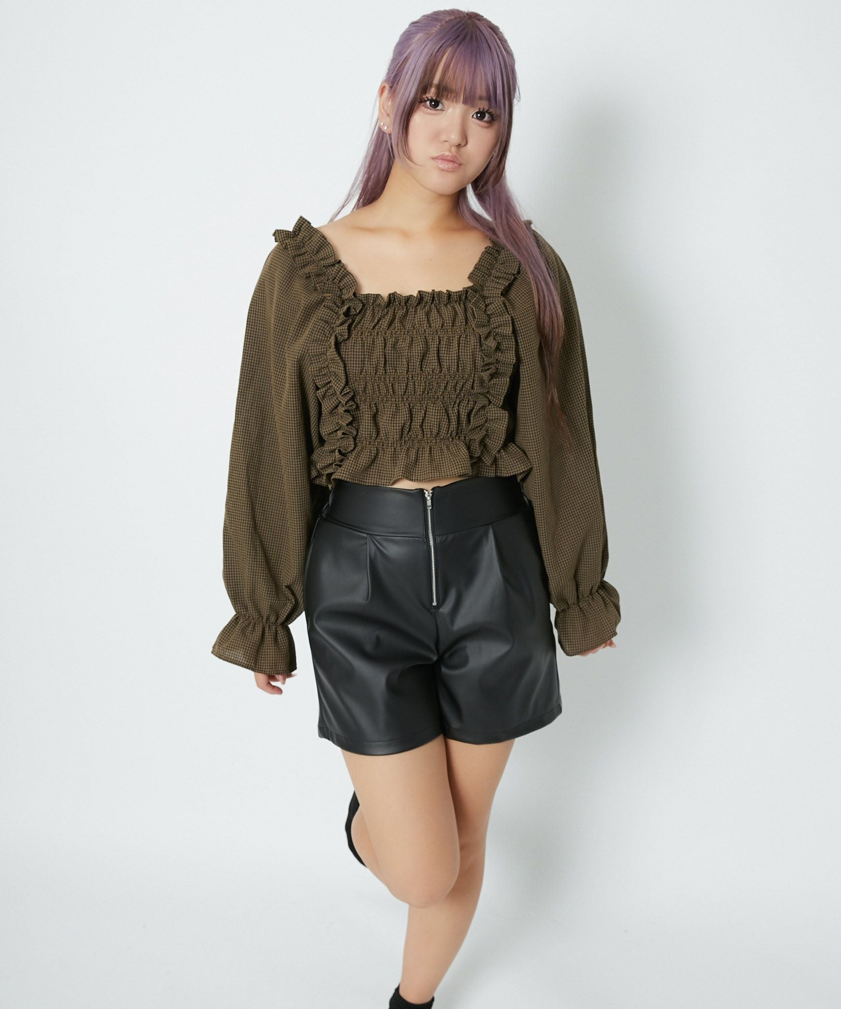 フェイクレザー×フロントジップ》レディース ショートパンツ