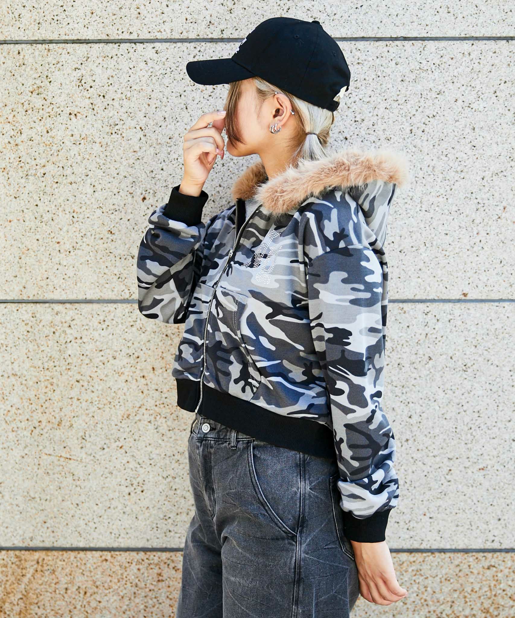 迷彩×ファー付き》レディース 裏毛スウェットジップパーカー ライン 迷彩×ファー付き》レディース 裏毛スウェットジップパーカー ライン