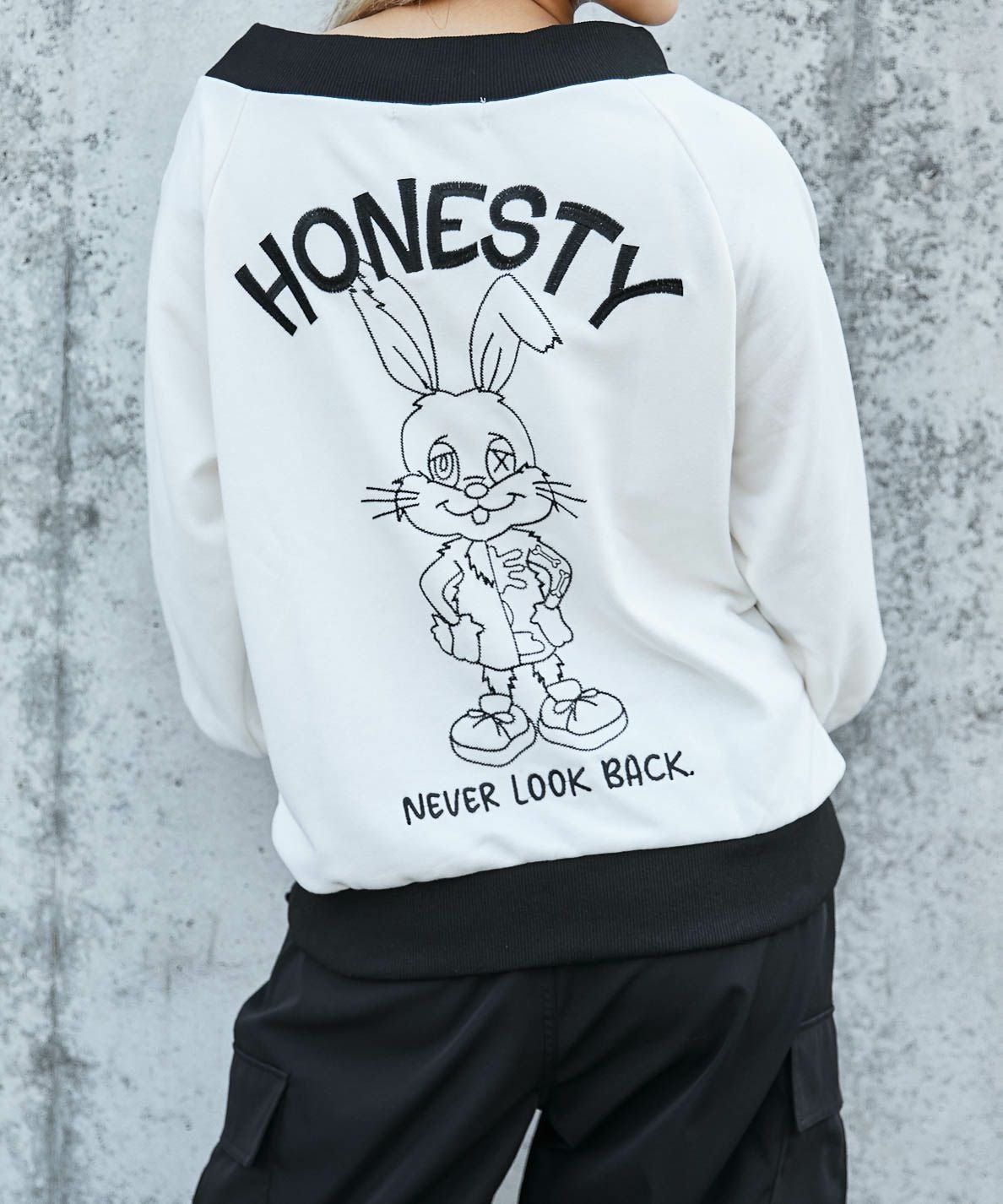 オフショル×バックうさぎ刺繍》レディース 裏毛 スウェット うさぎ