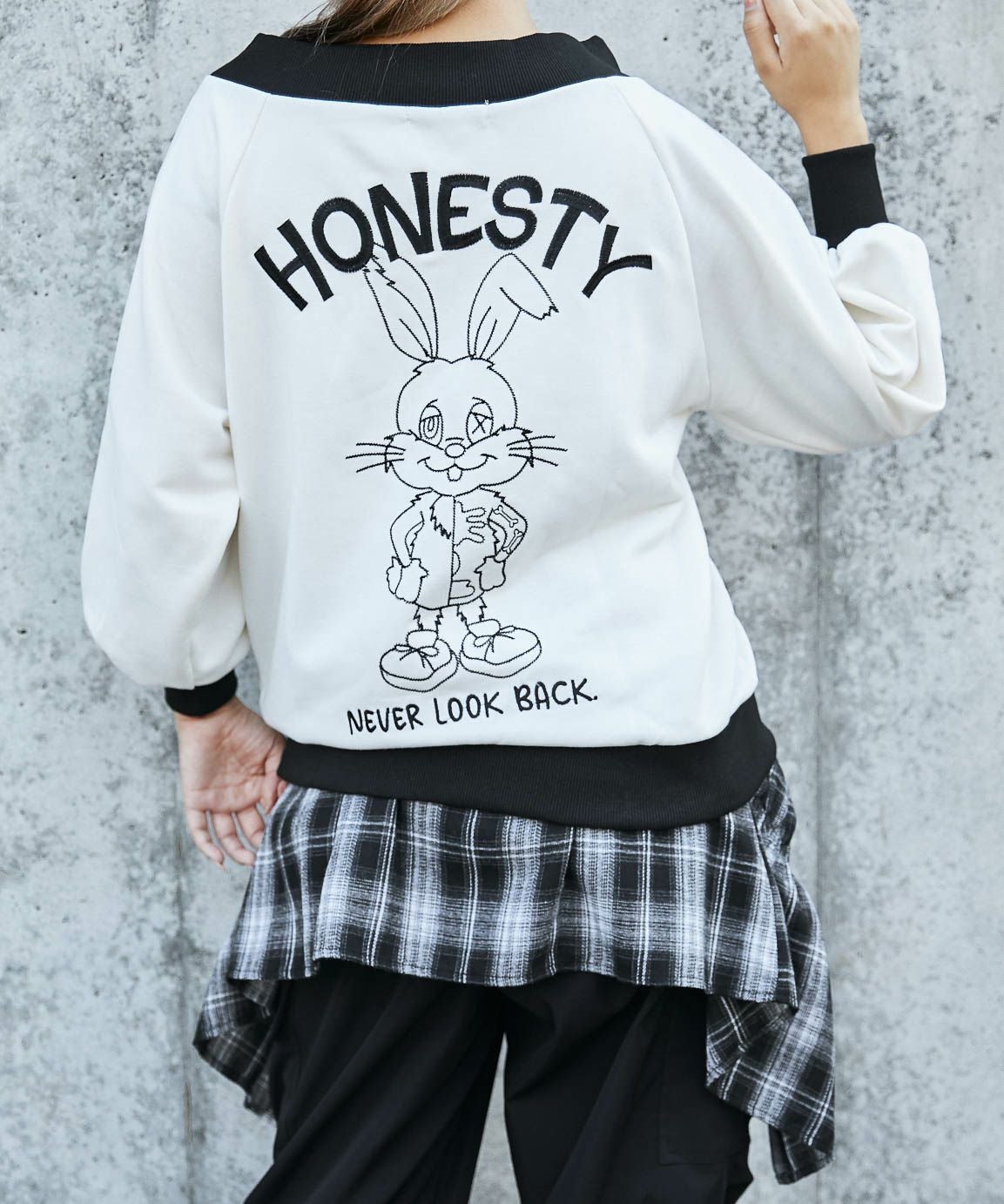 オフショル×バックうさぎ刺繍》レディース 裏毛 スウェット うさぎ