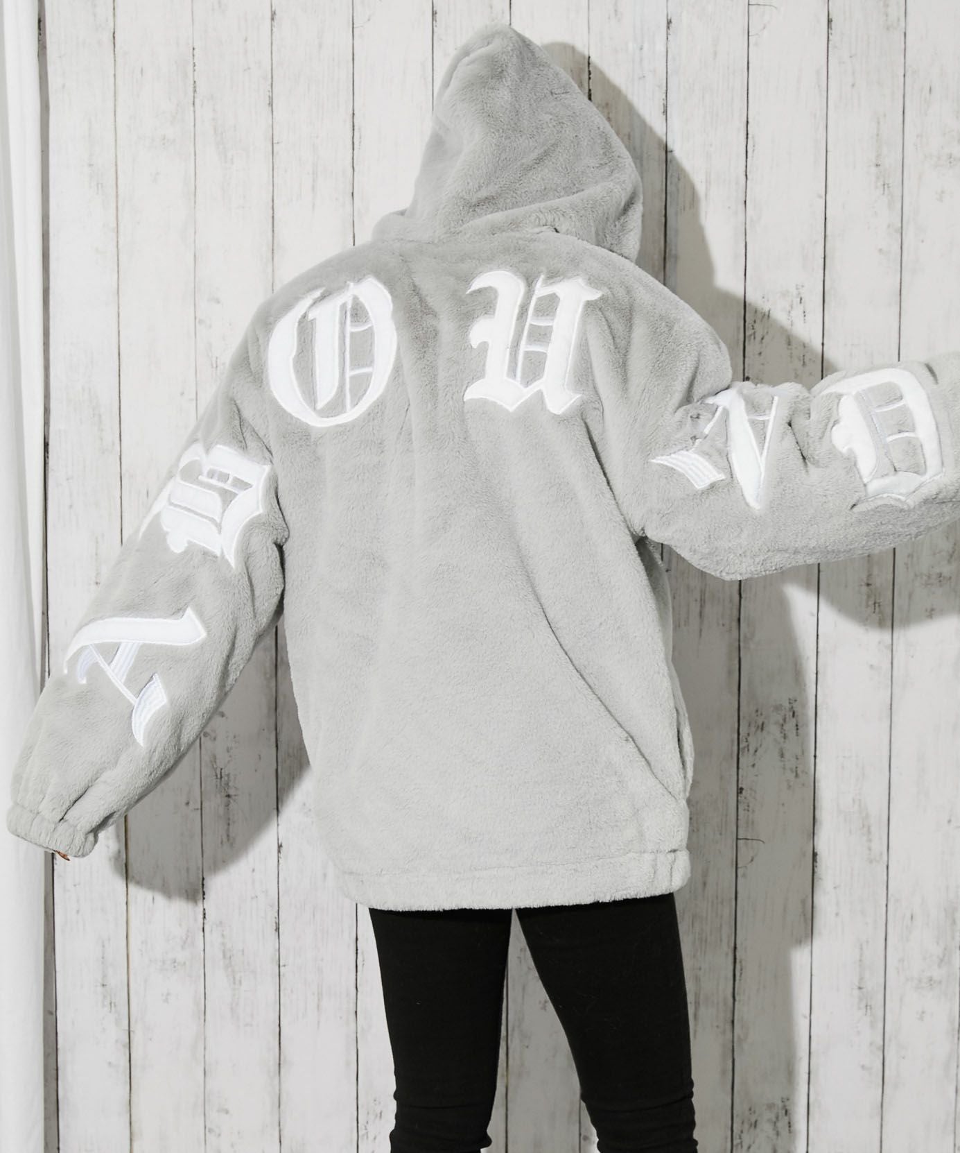 極美品 クレージュ ブルゾン ロゴ アイボリー 40 GREY LABEL ドライタッチオックス スタンドカラージャケット(ブルゾン
