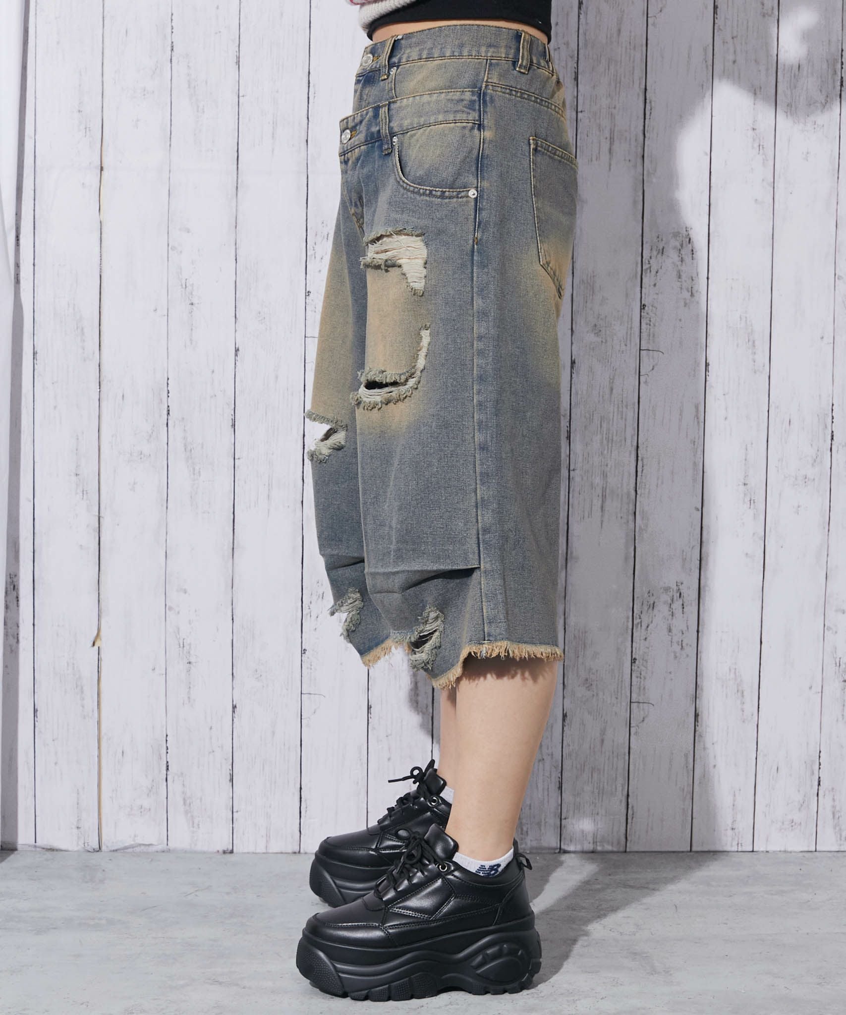 ダブルウエスト×クラッシュ加工》レディース デニム ハーフパンツ