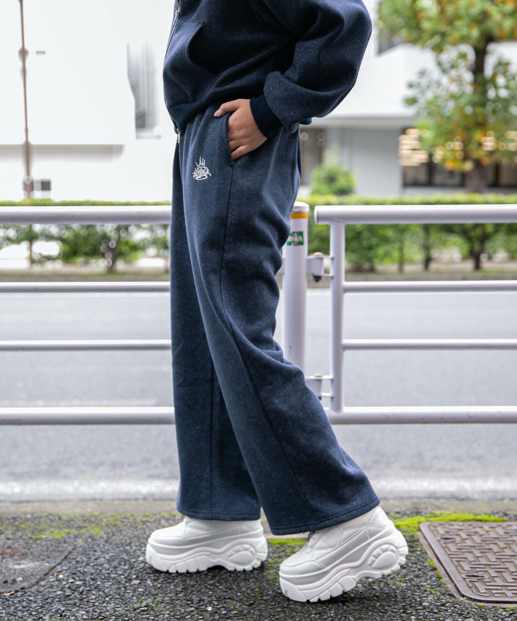 ラメきらっと》裏起毛 ワイドスウェットパンツ 体型カバー 楽ちん 春