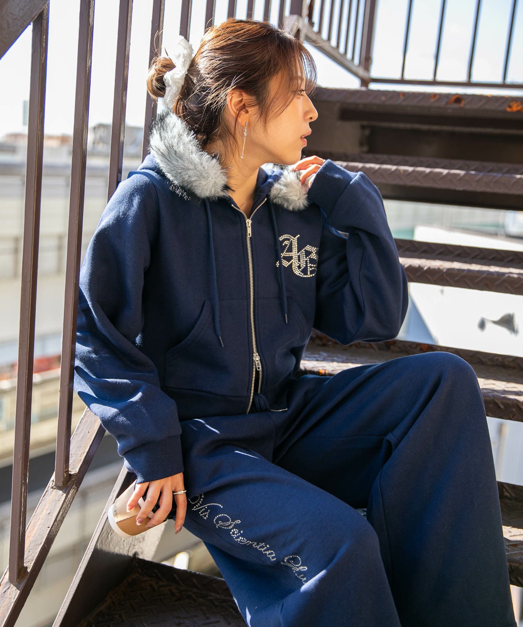 ファー付×ストーンロゴ》冬映え ストリート 裏起毛ショート丈ZIP