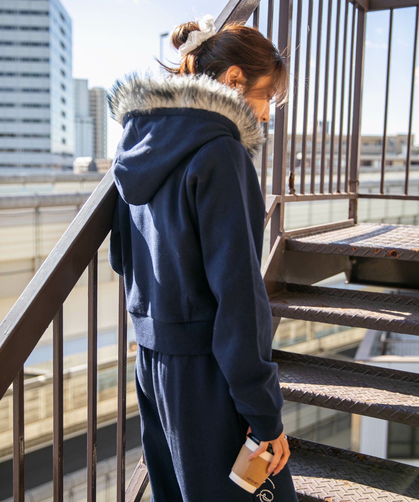 ファー付×ストーンロゴ》冬映え ストリート 裏起毛ショート丈ZIP