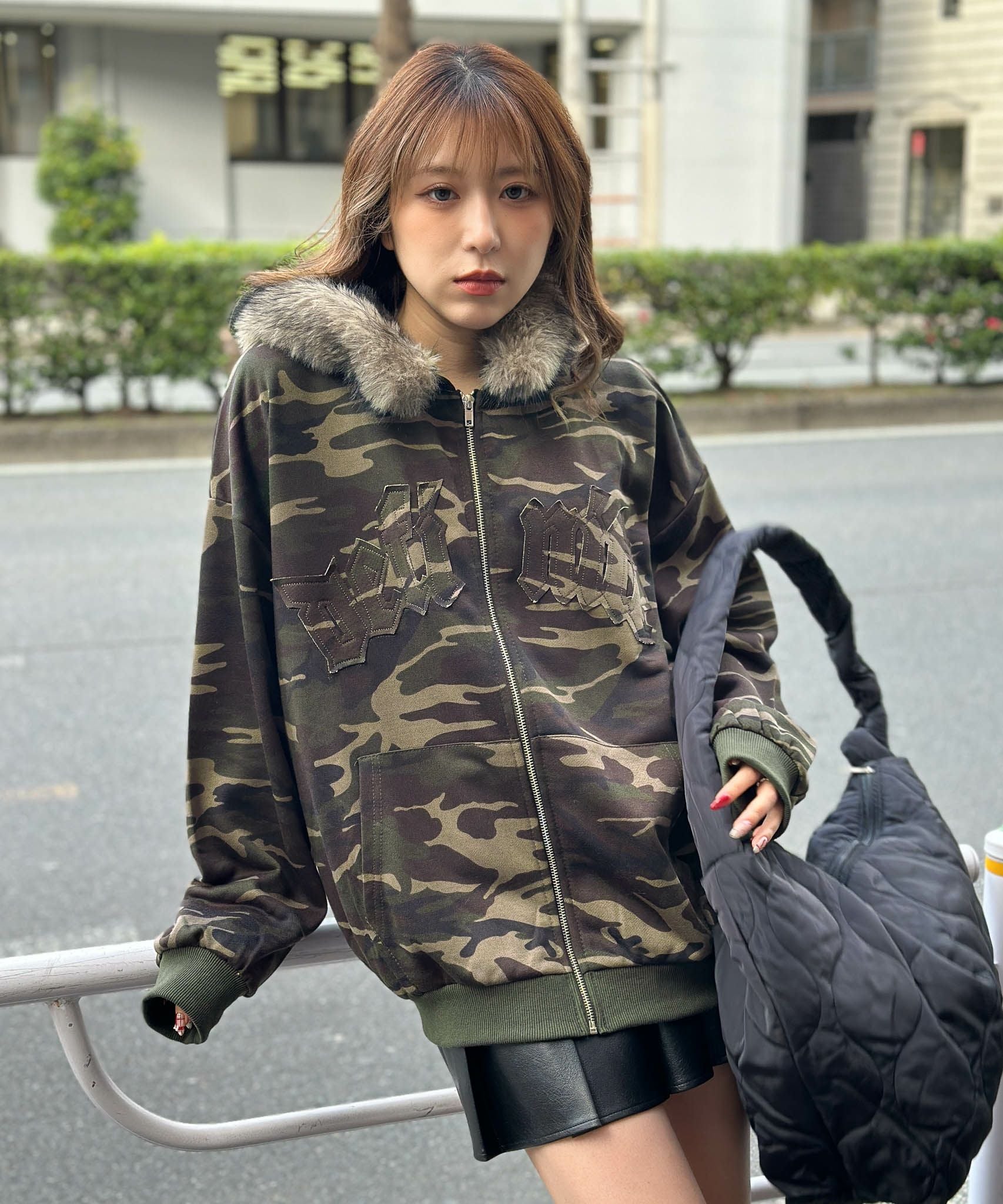 裏毛素材×ファーフード取外し可》ヴィンテージ風ZIPパーカー／秋冬