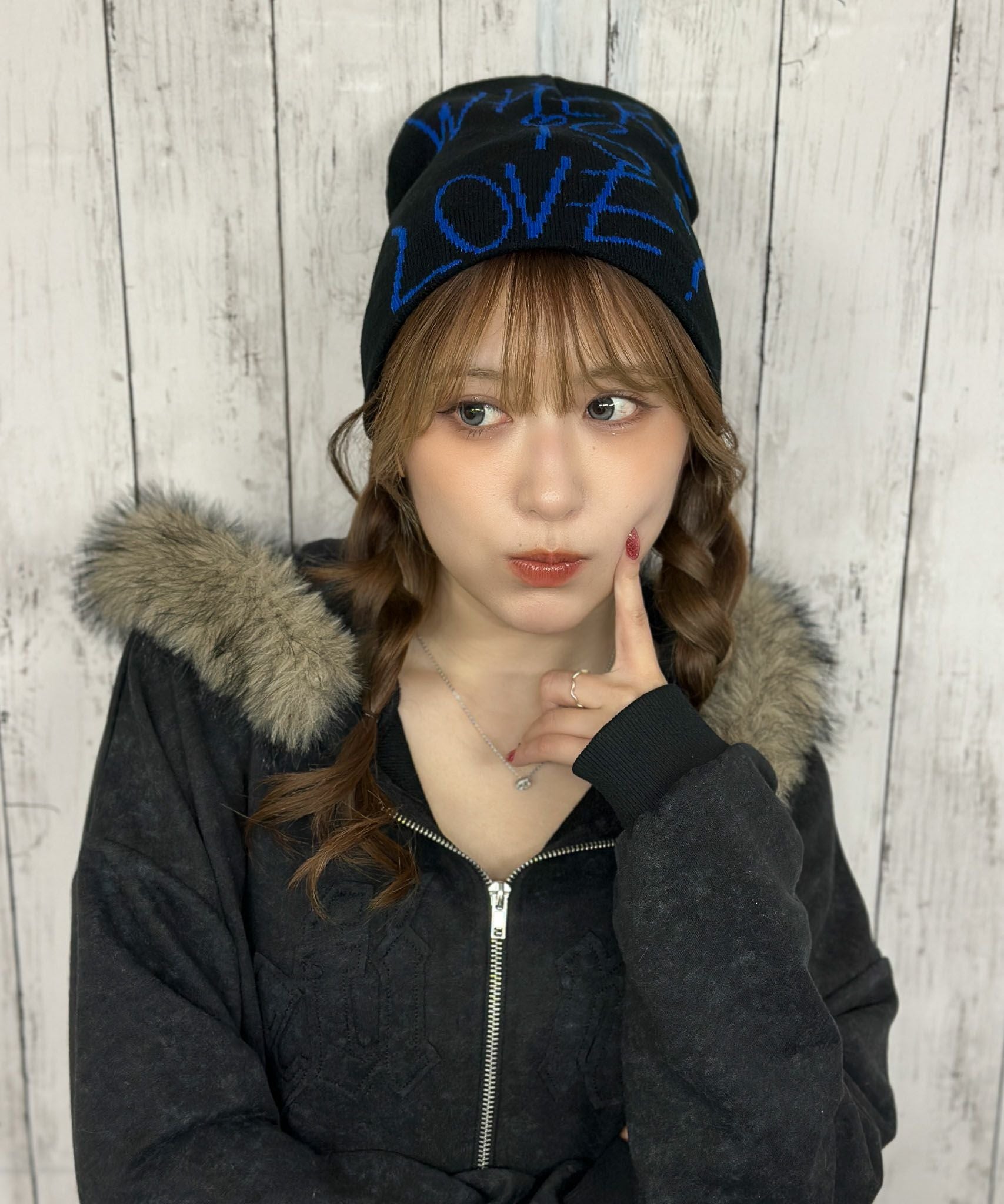 Gray OWHH Gaga Lady × メッセージ刺繍ビーニー Black ミュージシャン