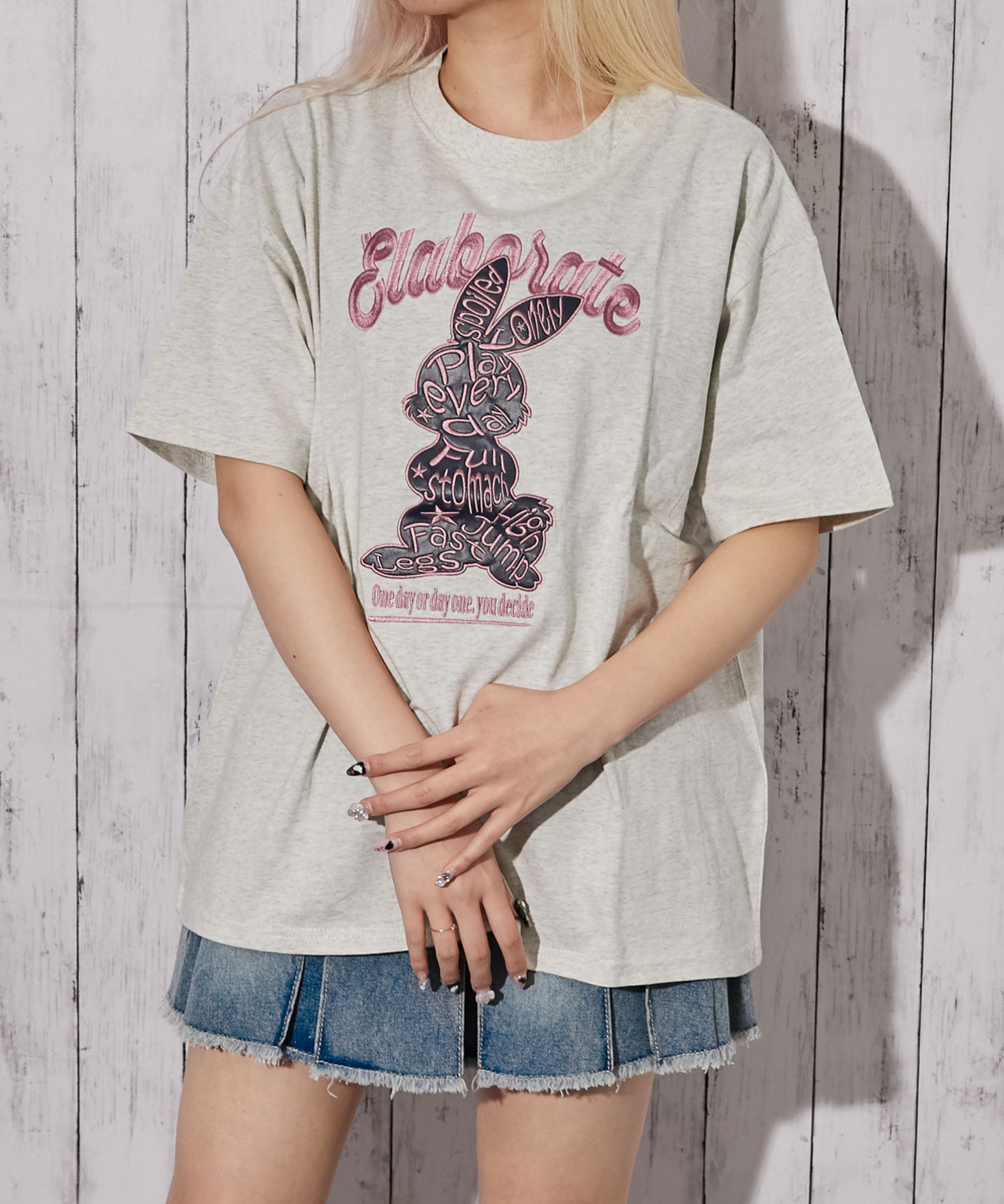 貼り付け刺繍 うさぎ》Tシャツ／カジュアル×ストリート／春夏／全3色