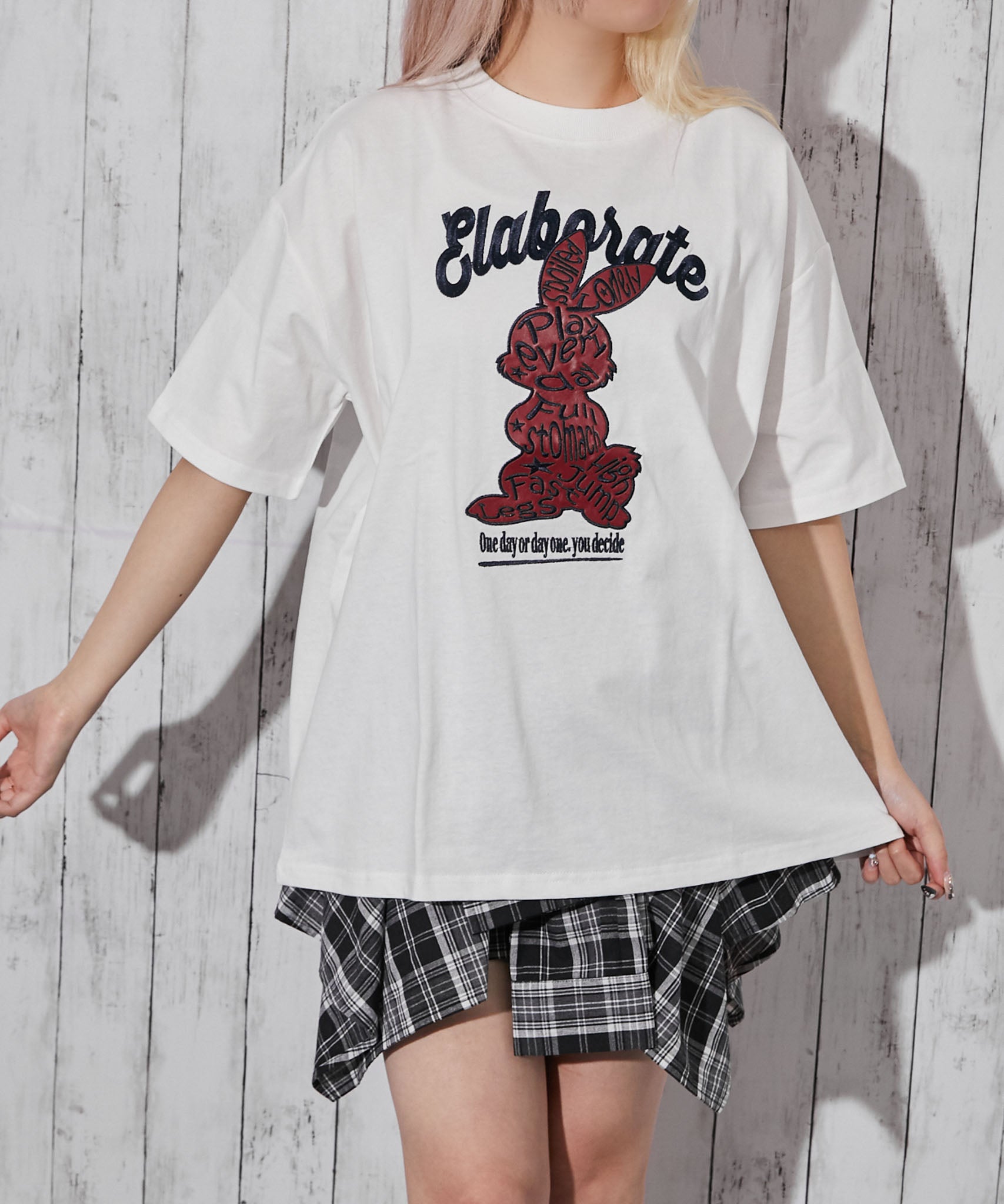 貼り付け刺繍 うさぎ》Tシャツ／カジュアル×ストリート／春夏／全3色