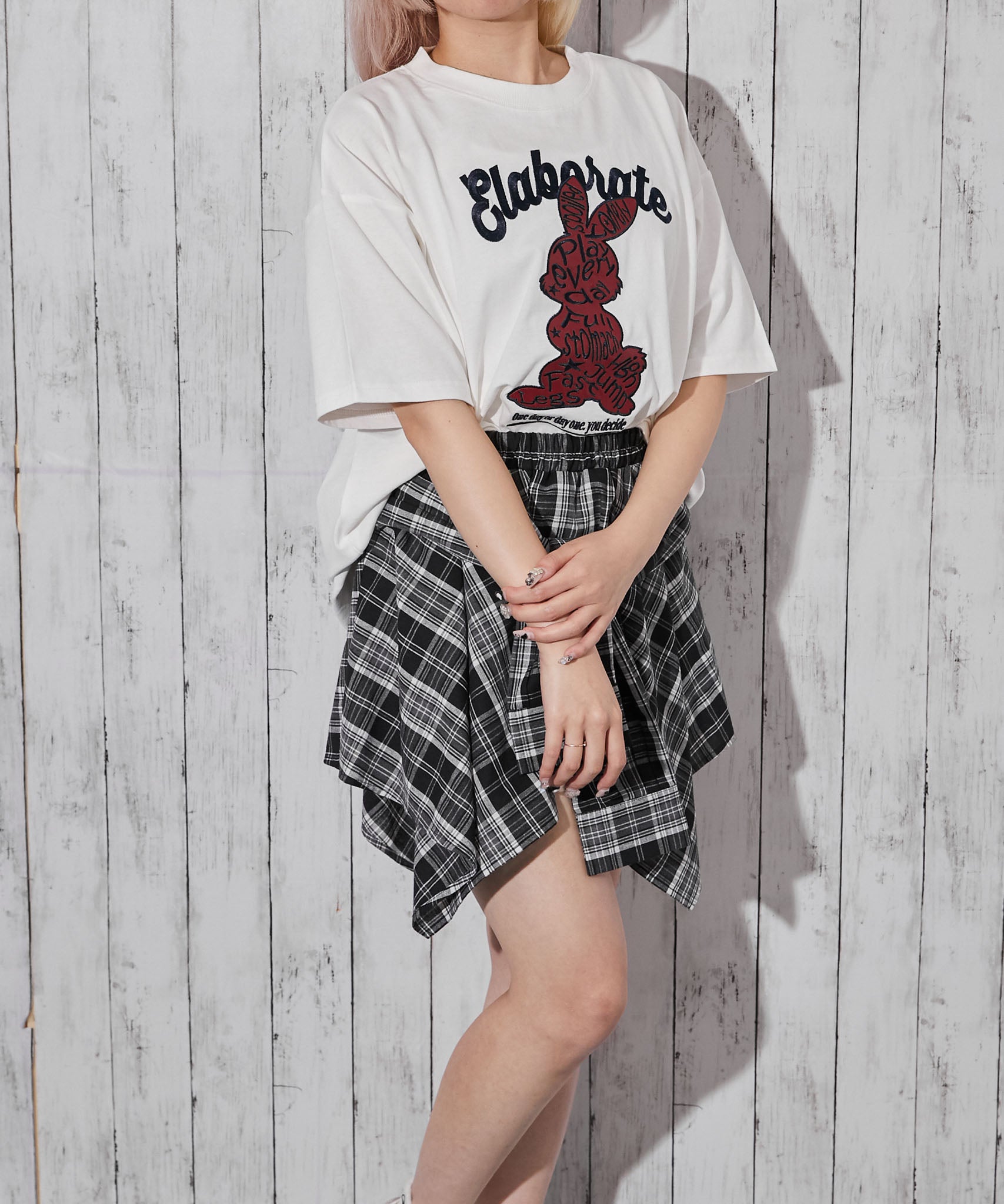 貼り付け刺繍 うさぎ》Tシャツ／カジュアル×ストリート／春夏／全3色