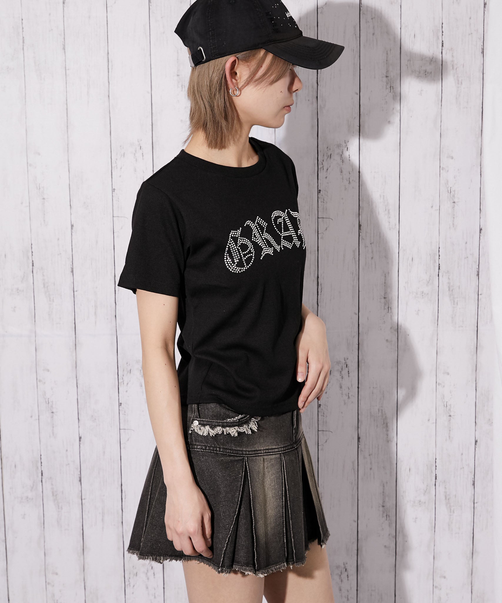 ラインストーンロゴ×短丈》Tシャツ／Y2K／春夏／全2色 | GORGE