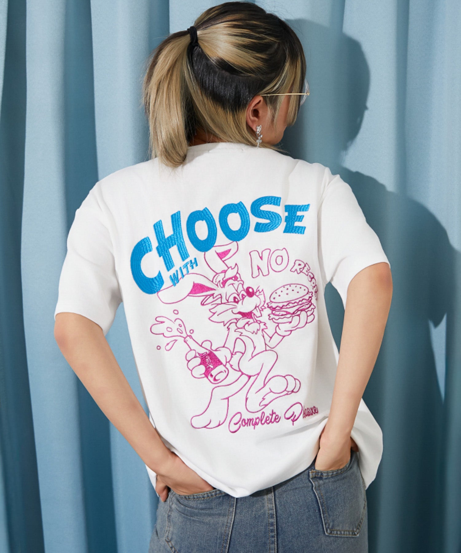 バックロゴ・ウサギ刺繍》Tシャツ／ストリート×カジュアル／春夏／全